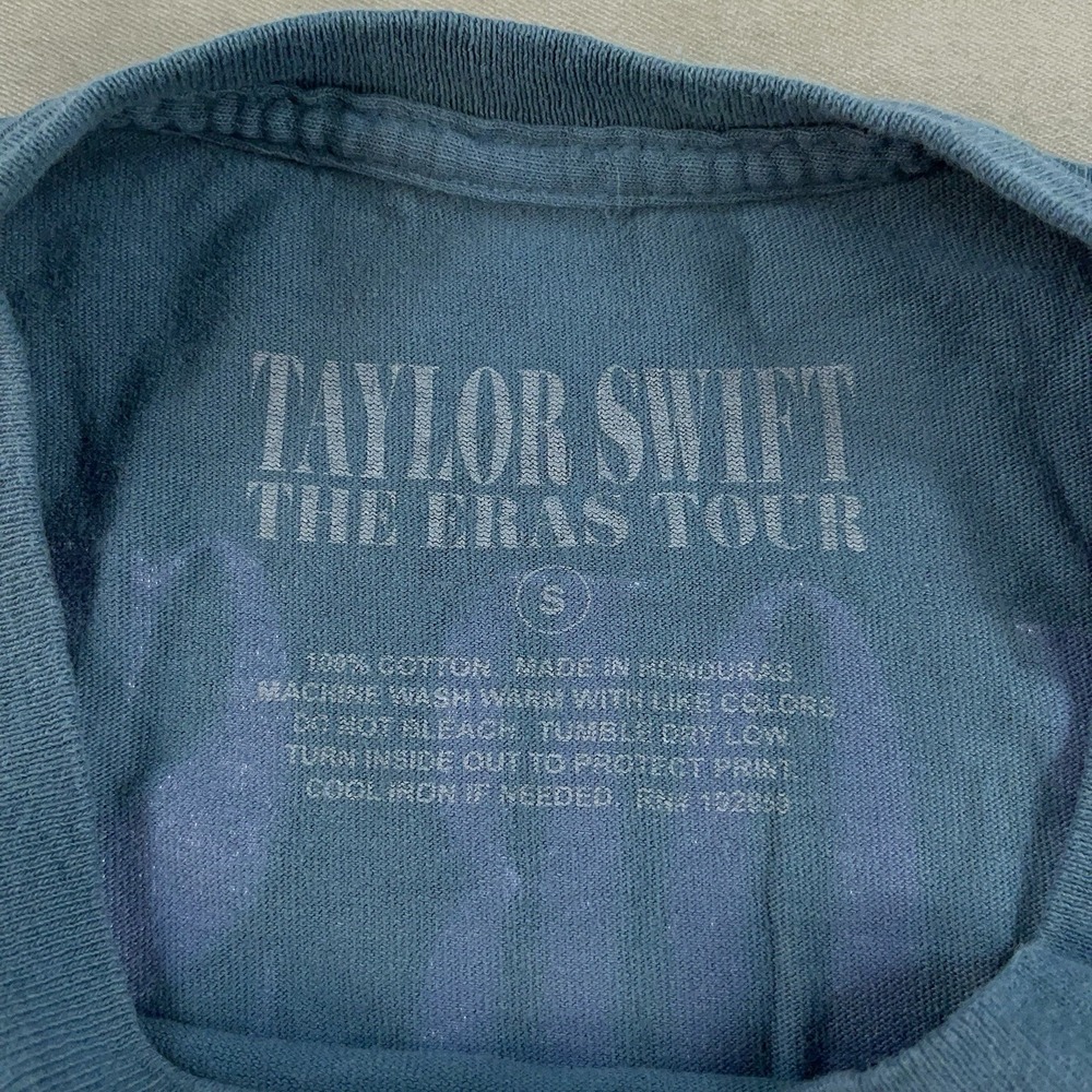Taylor Swift Eras Concert Tour T Shirt Blue Short Sleeve Adult Size Small 2023 - Picture 4 of 9